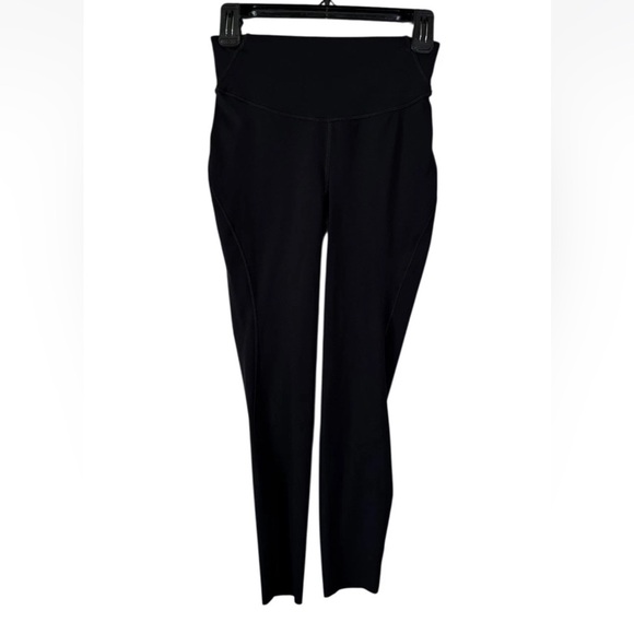 Lululemon Base Pace High-Rise Leggings Size 6 / 23.5" Inseam Black Crops Capri - Picture 2 of 5